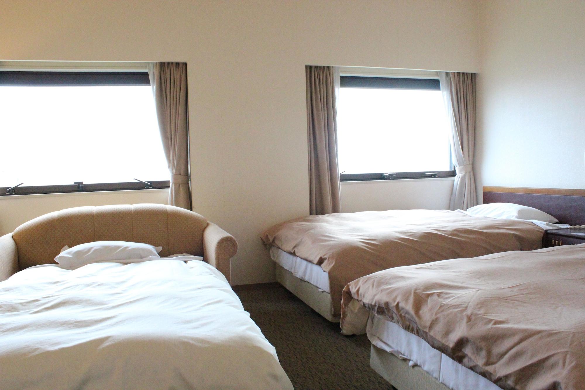 Hotel Grand Terrace Toyama Station Exterior foto