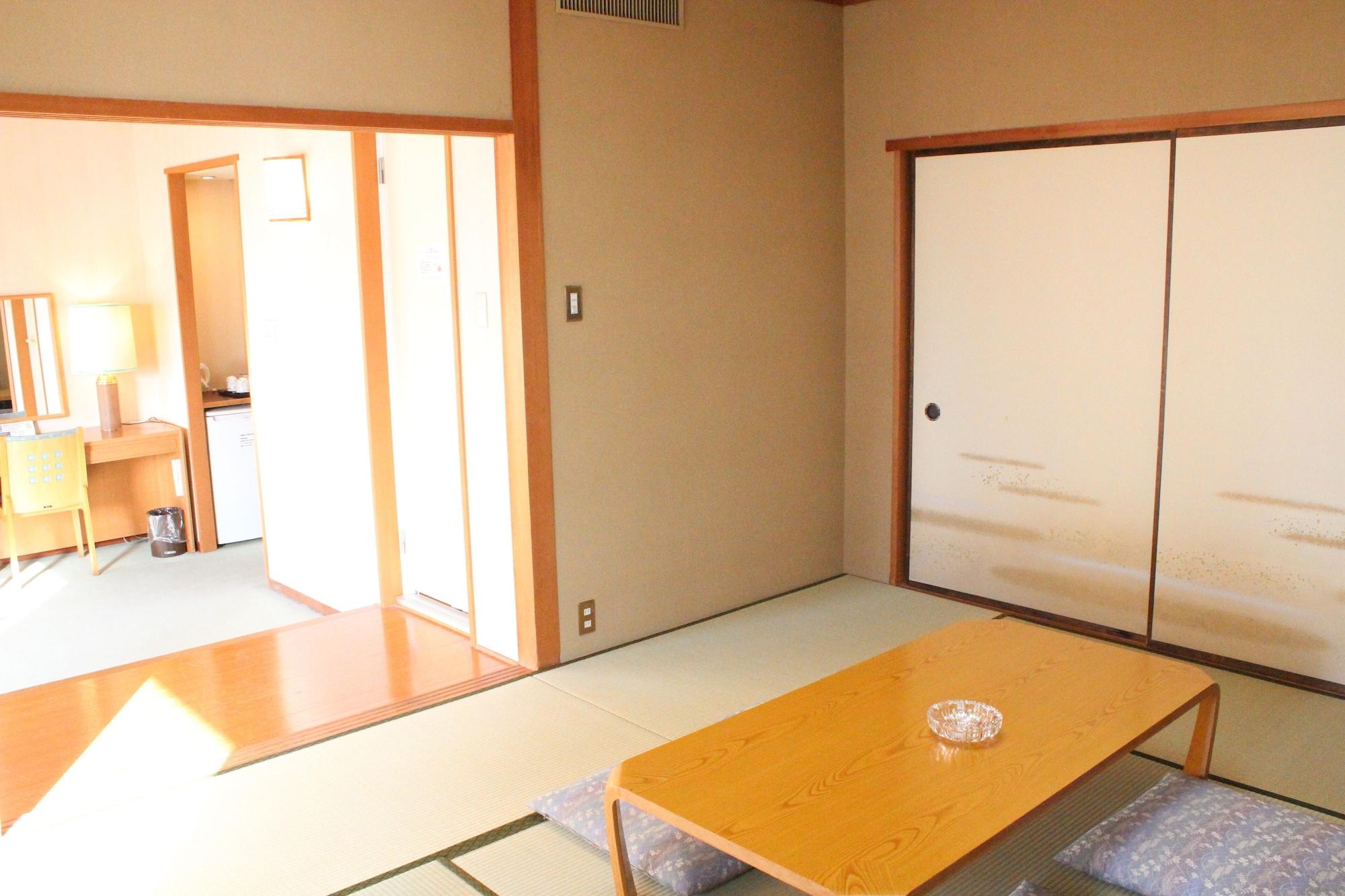 Hotel Grand Terrace Toyama Station Exterior foto