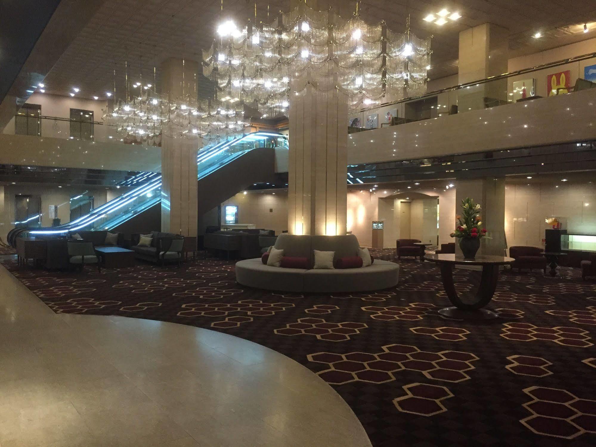 Hotel Grand Terrace Toyama Station Exterior foto